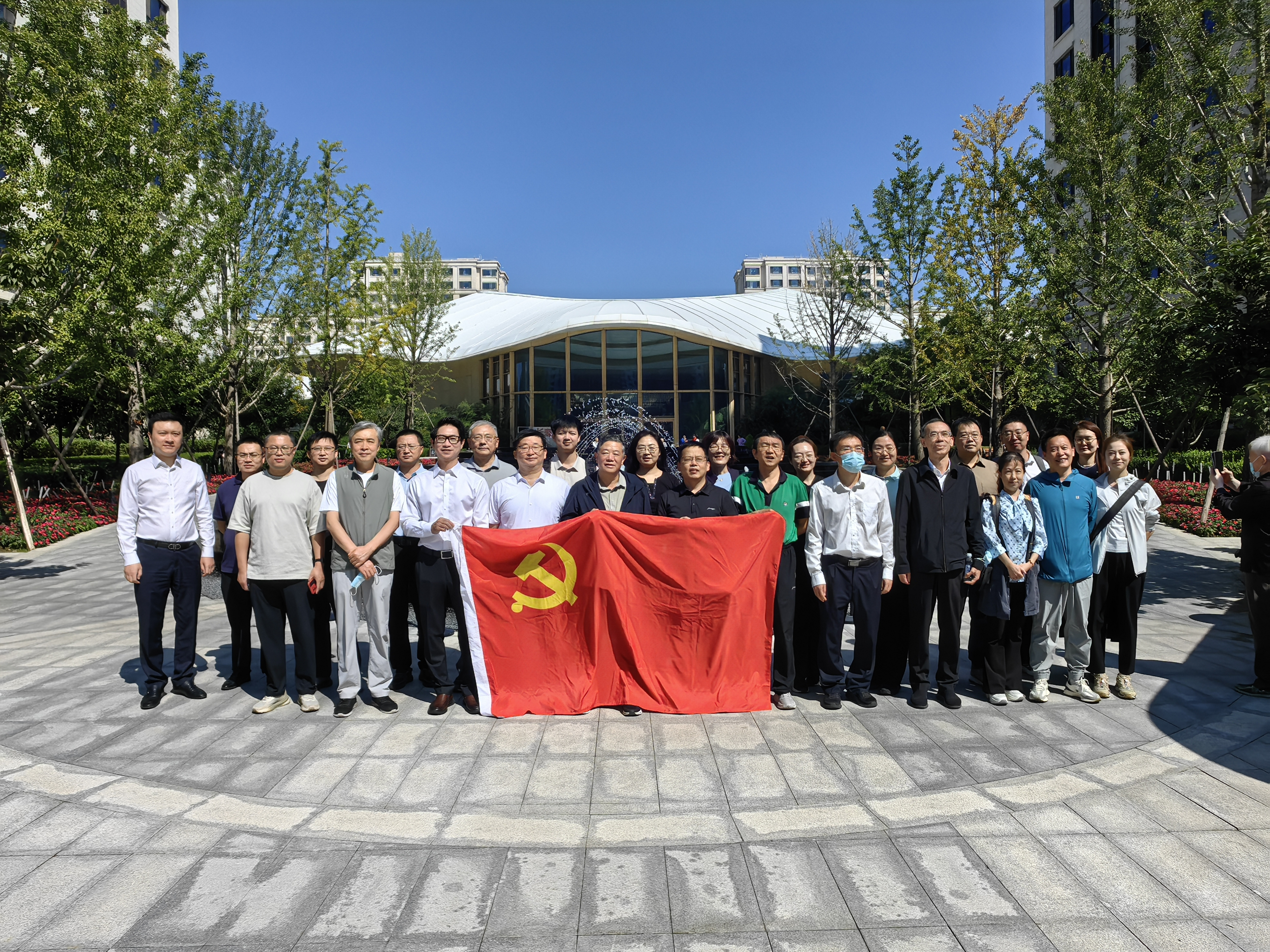 党旗领航·康养同行——集团党组第八巡视组...
